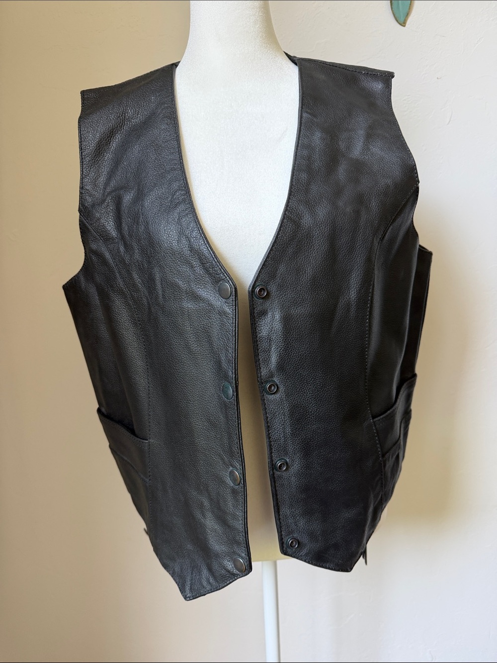 Black Leather Women's Snap-Front Motorcycle Vest